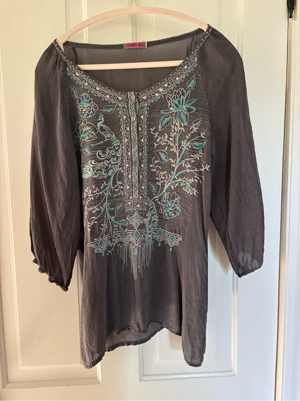 Johnny Was Gray Embroidered Boho Peasant Top - Gray floral